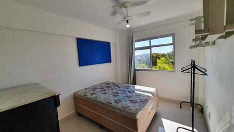 Large and airy 2 bedroom apt with suite, wifi