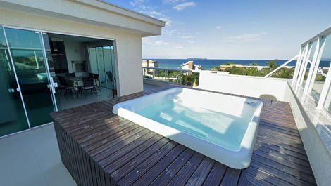 Beautiful Penthouse with Jacuzzi on Mariscal Beach