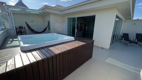 Beautiful Penthouse with Jacuzzi on Mariscal Beach