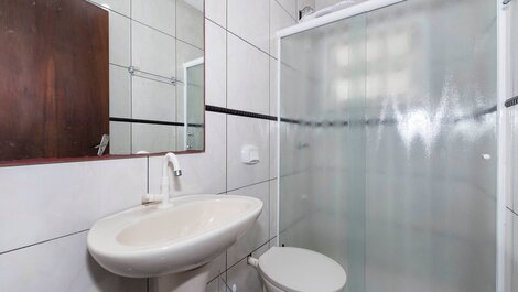 101B - 2 bedroom apartment for up to 5 people, close to the...