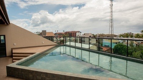 Flat com piscina na cobertura 150 metros da praia em Porto de Galinhas