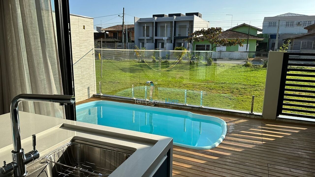 Casa para aluguel de temporada em São Francisco do Sul (Enseada)