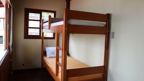 3 bedroom house - for up to 10 people, in the heart of the North Sea