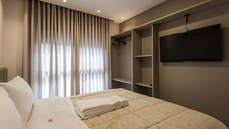 Volo Palace 305 - 2 Suites, sleeps 8, on Borges (two blocks from Rua...