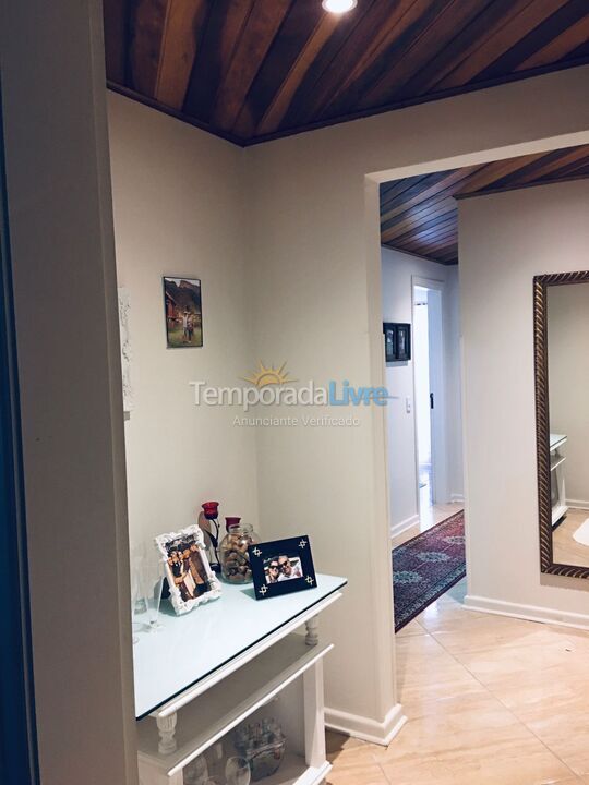 Apartamento para alquiler de vacaciones em Campos do Jordão (Abernessia)