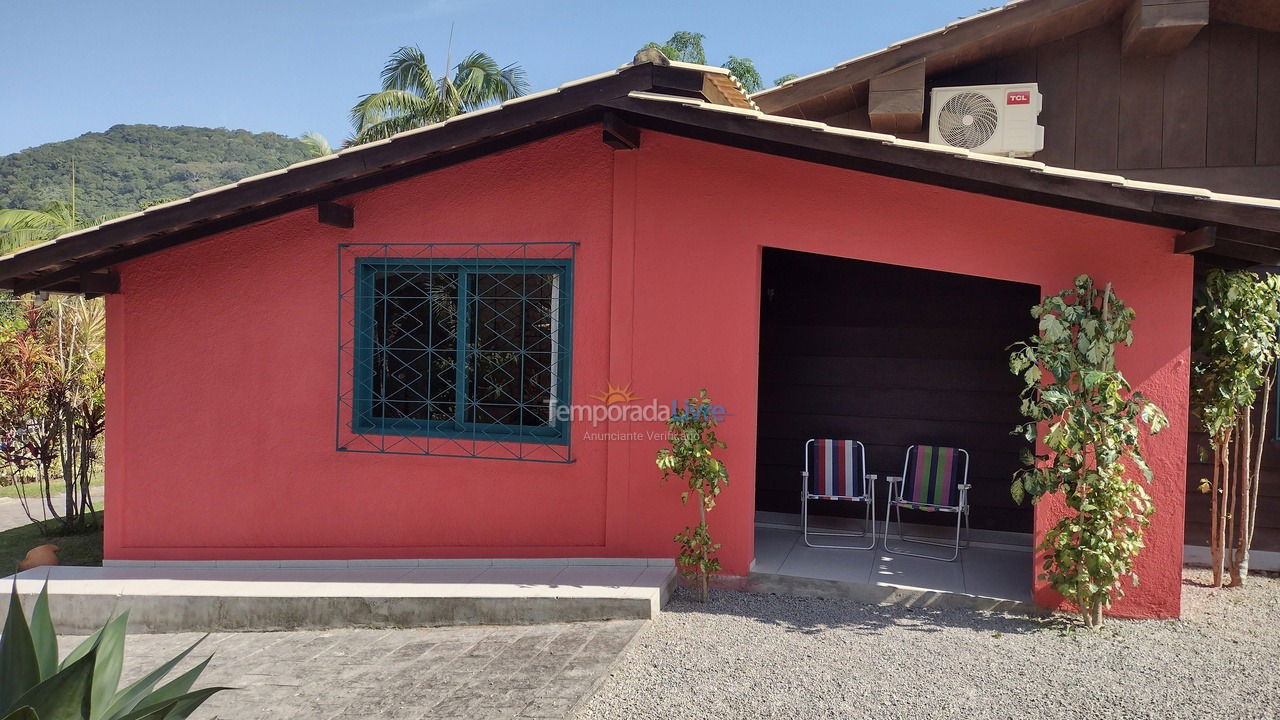 Casa para aluguel de temporada em Porto Belo (Centro)