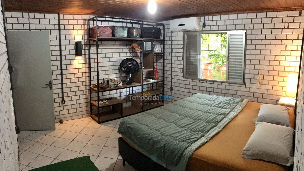 Casa para alquiler de vacaciones em Imbituba (Praia de Ibiraquera)