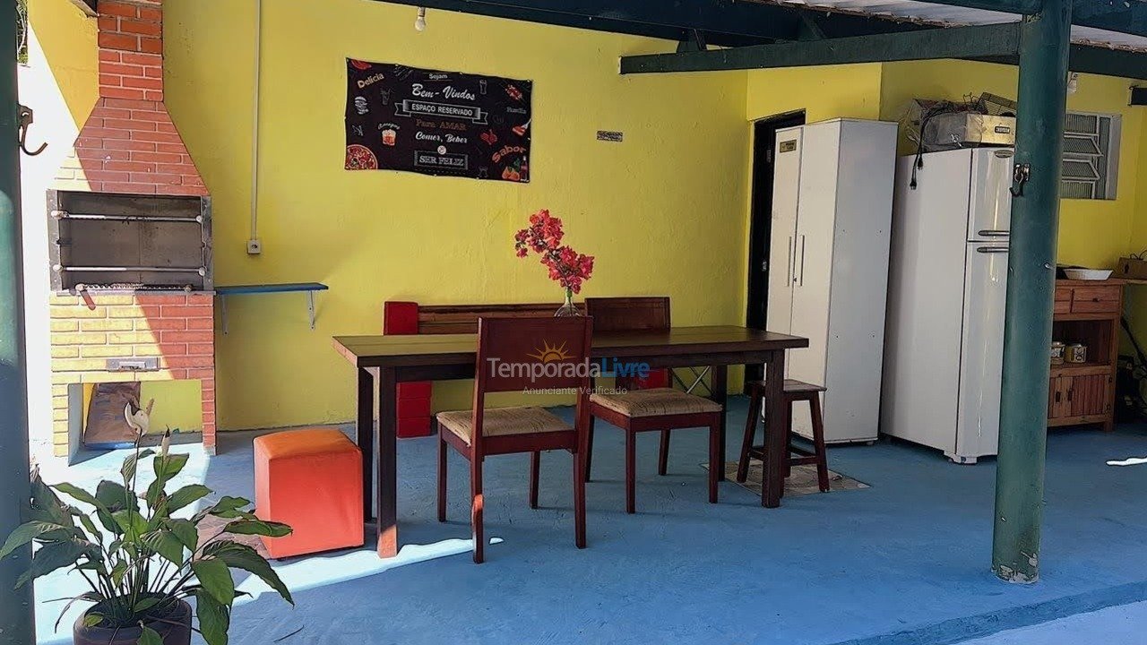 Casa para aluguel de temporada em Ubatuba (Itaguá)