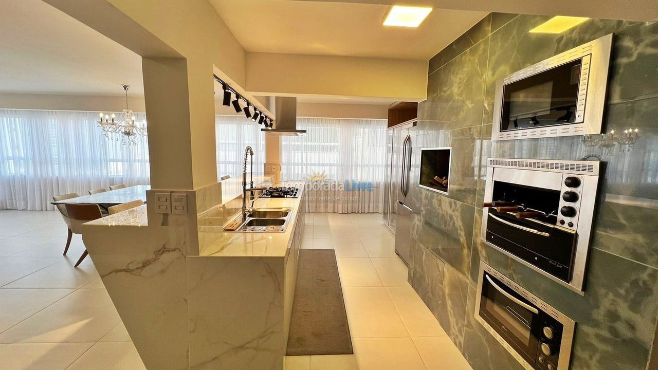 Apartment for vacation rental in Balneário Camboriú (Centro)