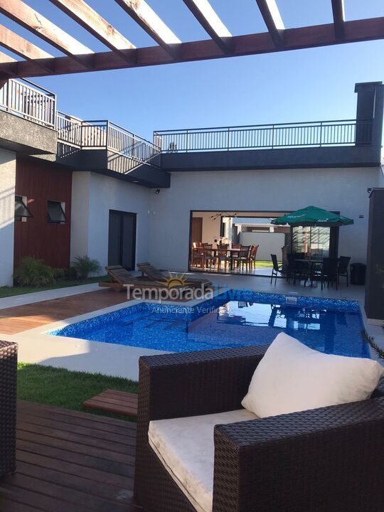 House for vacation rental in Guaratuba (Praia das Palmeiras)