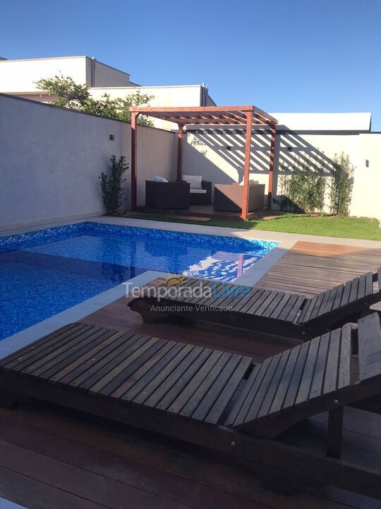 House for vacation rental in Guaratuba (Praia das Palmeiras)