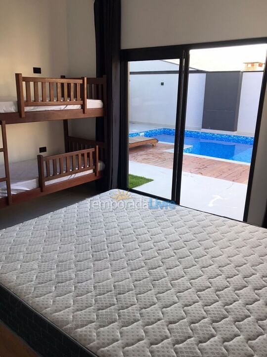 House for vacation rental in Guaratuba (Praia das Palmeiras)