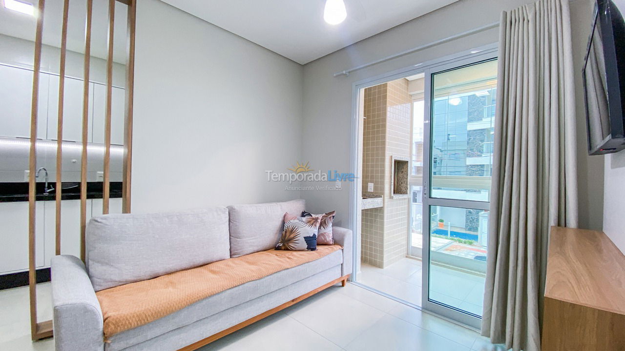 Apartamento para aluguel de temporada em Governador Celso Ramos (Praia de Palmas)