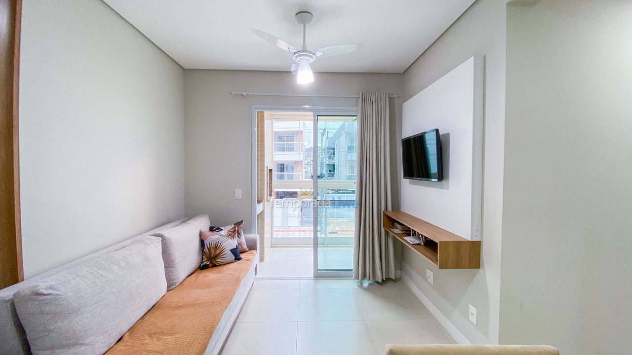 Apartamento para aluguel de temporada em Governador Celso Ramos (Praia de Palmas)