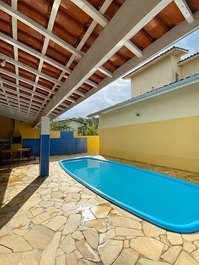 Casa c/piscina p/20 pessoas, WIFI, 200 m. da praia Maranduba (casa 2)