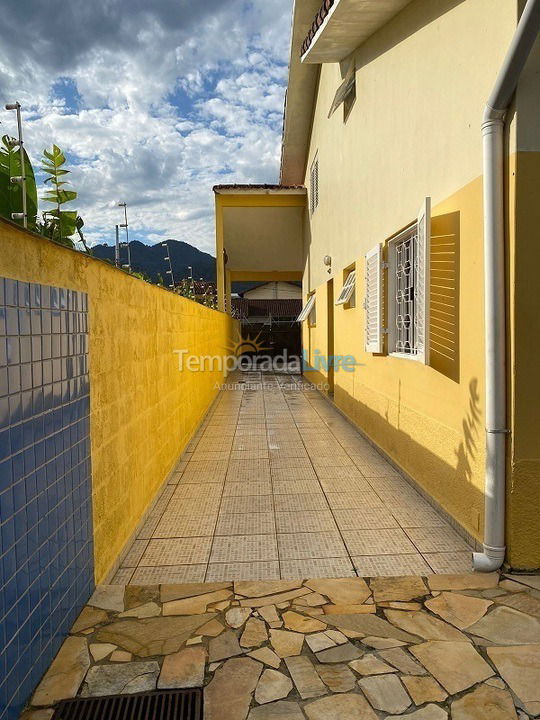 Casa para aluguel de temporada em Ubatuba (Maranduba)