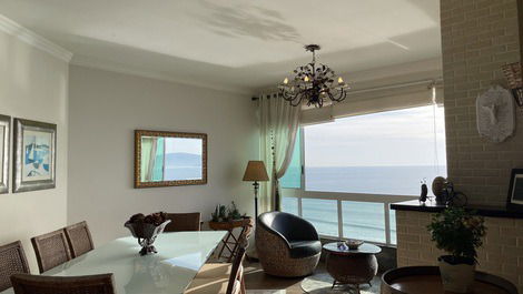 SEA FRONT 3 SUITES