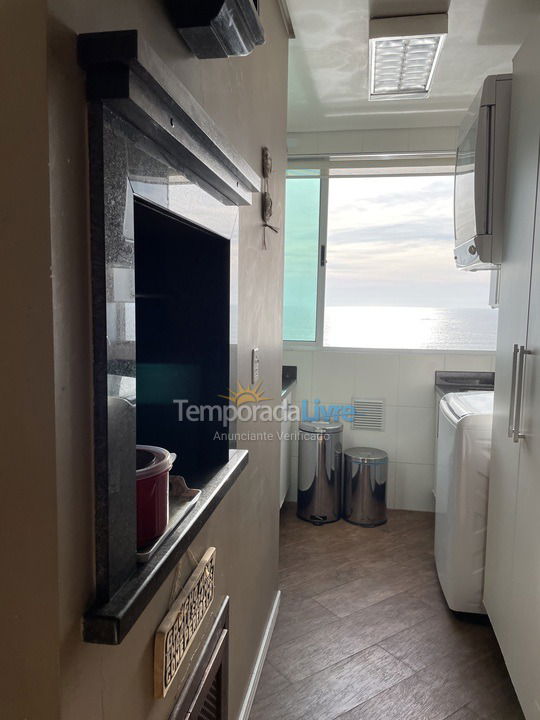 Apartamento para aluguel de temporada em Itapema (Meia Praia)