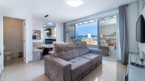 DUPLEX PENTHOUSE WITH 3 SUITES AND SEA VIEWS