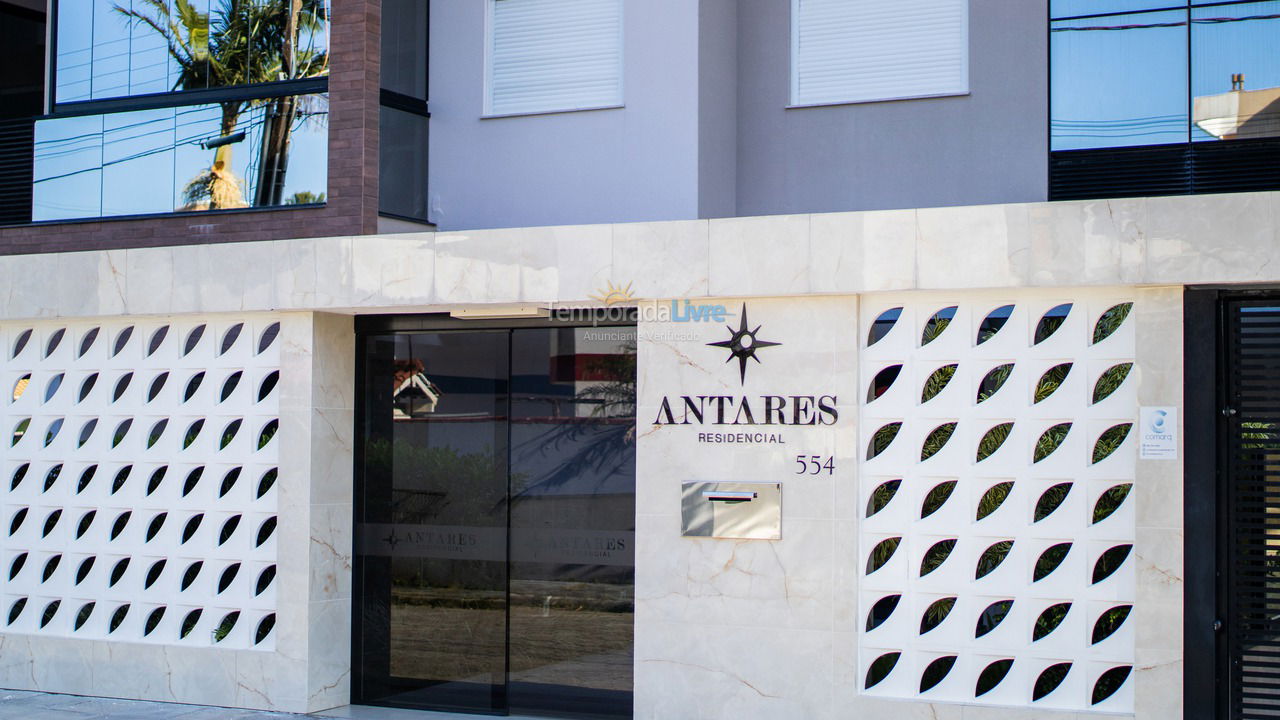 Apartamento para alquiler de vacaciones em Governador Celso Ramos (Praia de Palmas)