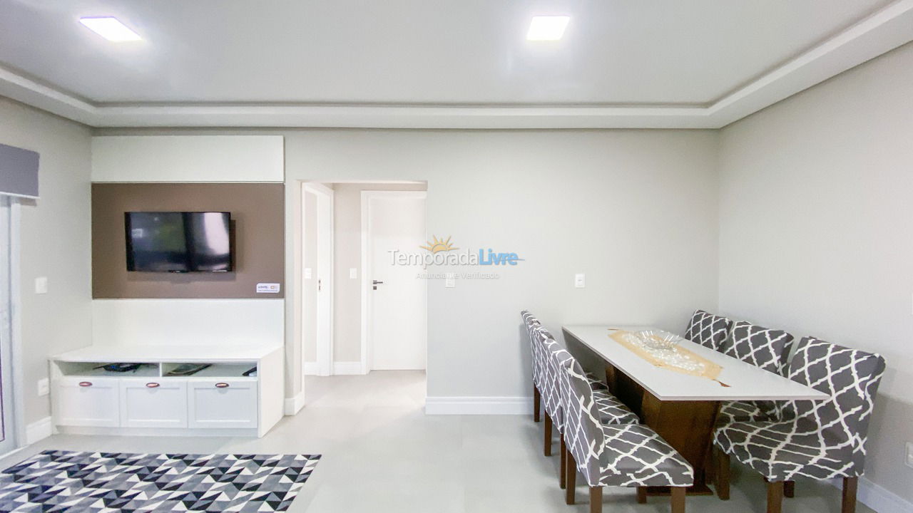 Apartamento para alquiler de vacaciones em Governador Celso Ramos (Praia de Palmas)