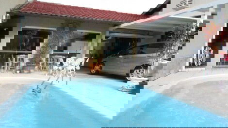 Beautiful house in Jurerê Internacional with pool