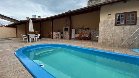 Estupenda casa con aire acondicionado y piscina en Praia dos Ingleses