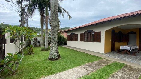 Excelente Casa para aluguel de temporada em Ponta das Canas,...