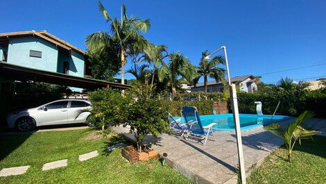 Great house, with pool, 300 meters from the beach!