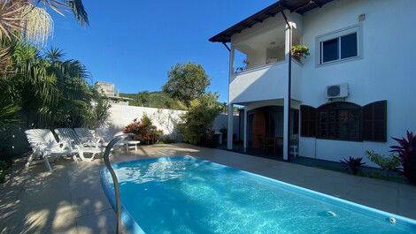 Excellent house, with pool and air conditioning, 250 m from the beach!