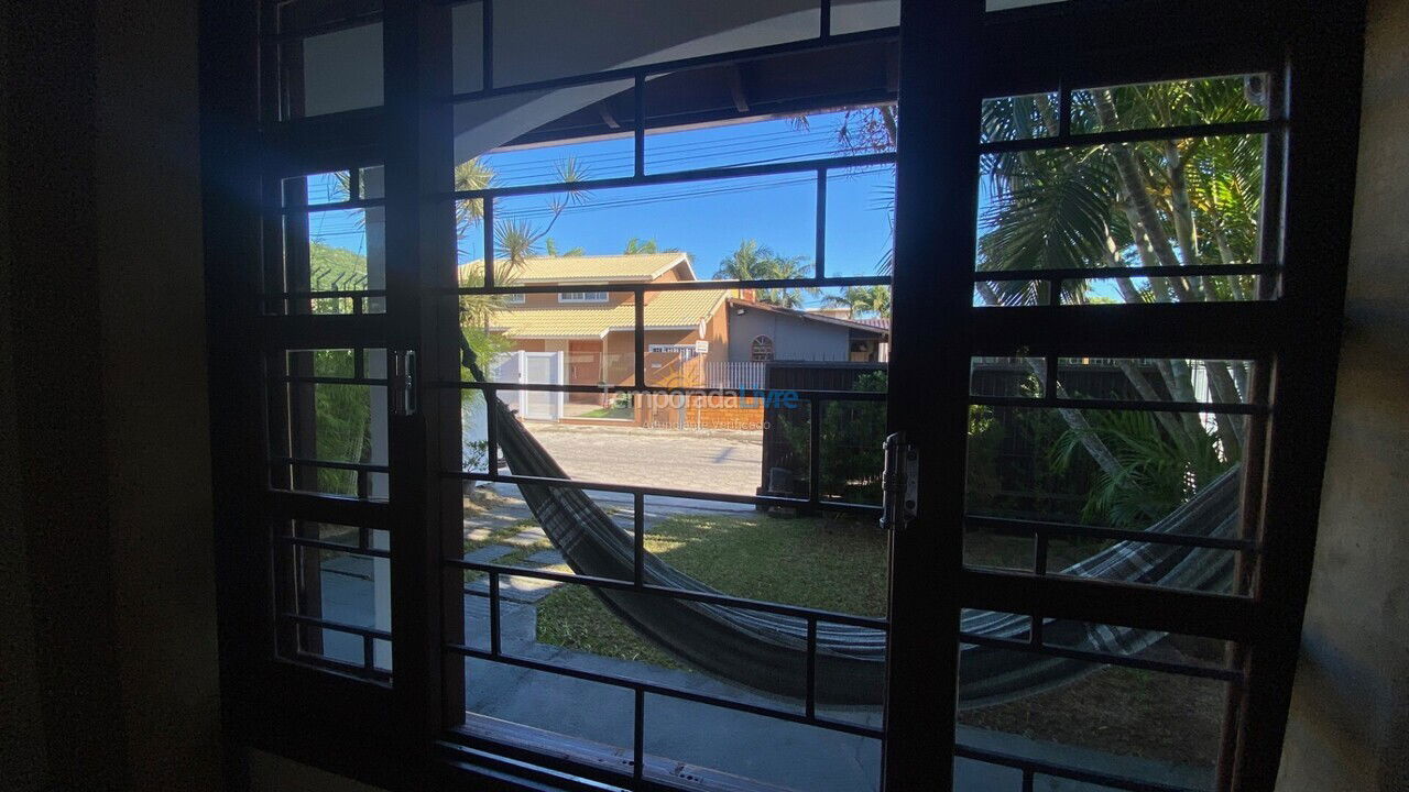 Casa para aluguel de temporada em Florianópolis (Ponta das Canas)