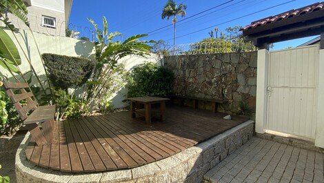 High standard house with swimming pool and views of the Beira Mar de Floripa