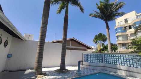 Great house 50 meters from Praia da Cachoeira