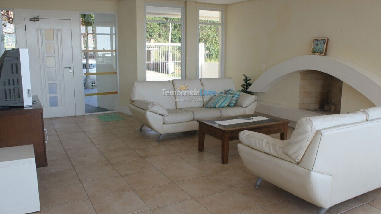 Casa para aluguel de temporada em Florianópolis (Brava)
