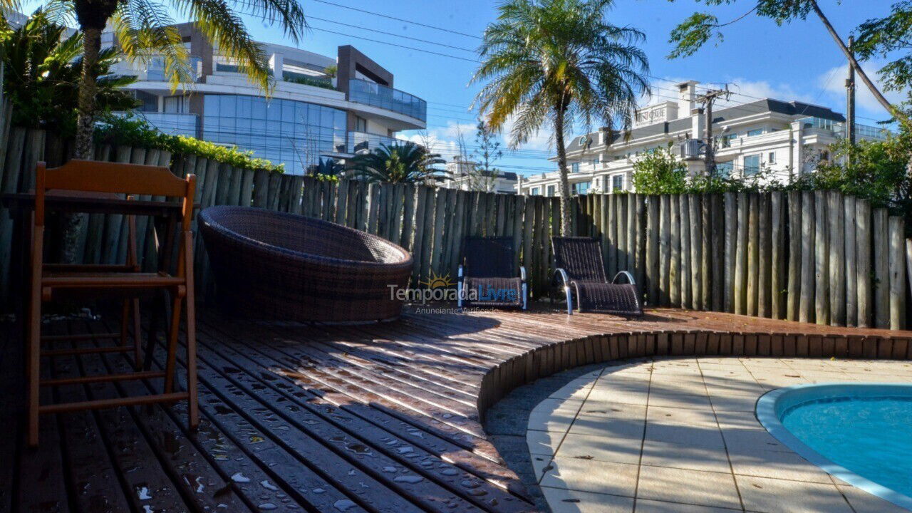 Casa para aluguel de temporada em Florianopolis (Jurerê Internacional)