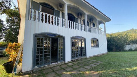 House for 20 people, with pool, waterfall beach