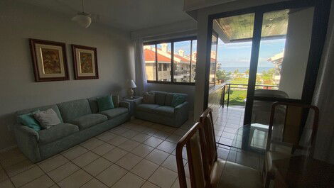 Maravilloso apartamento frente al mar, condominio Itacoatiara