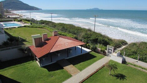 Hermoso ático frente al mar con vistas increíbles