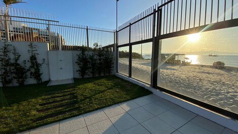 Sea front house, high standard, with pool and pool table