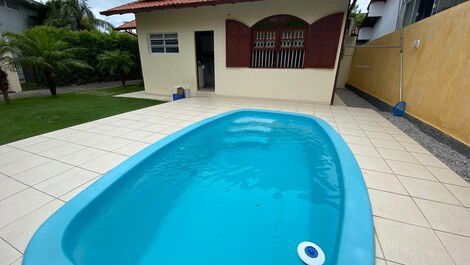 Great house, 6 bedrooms, with pool, 50 meters from the sea