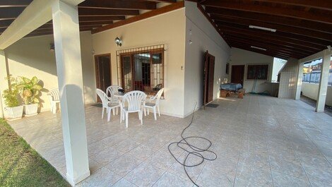 House with 6 bedrooms 300 meters from the sea
