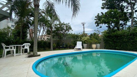 Perfecta casa, piscina y aire a 50 metros de la playa, en Rua das Gaivotas