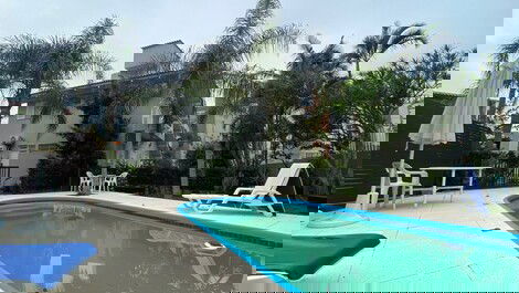 Perfecta casa, piscina y aire a 50 metros de la playa, en Rua das Gaivotas