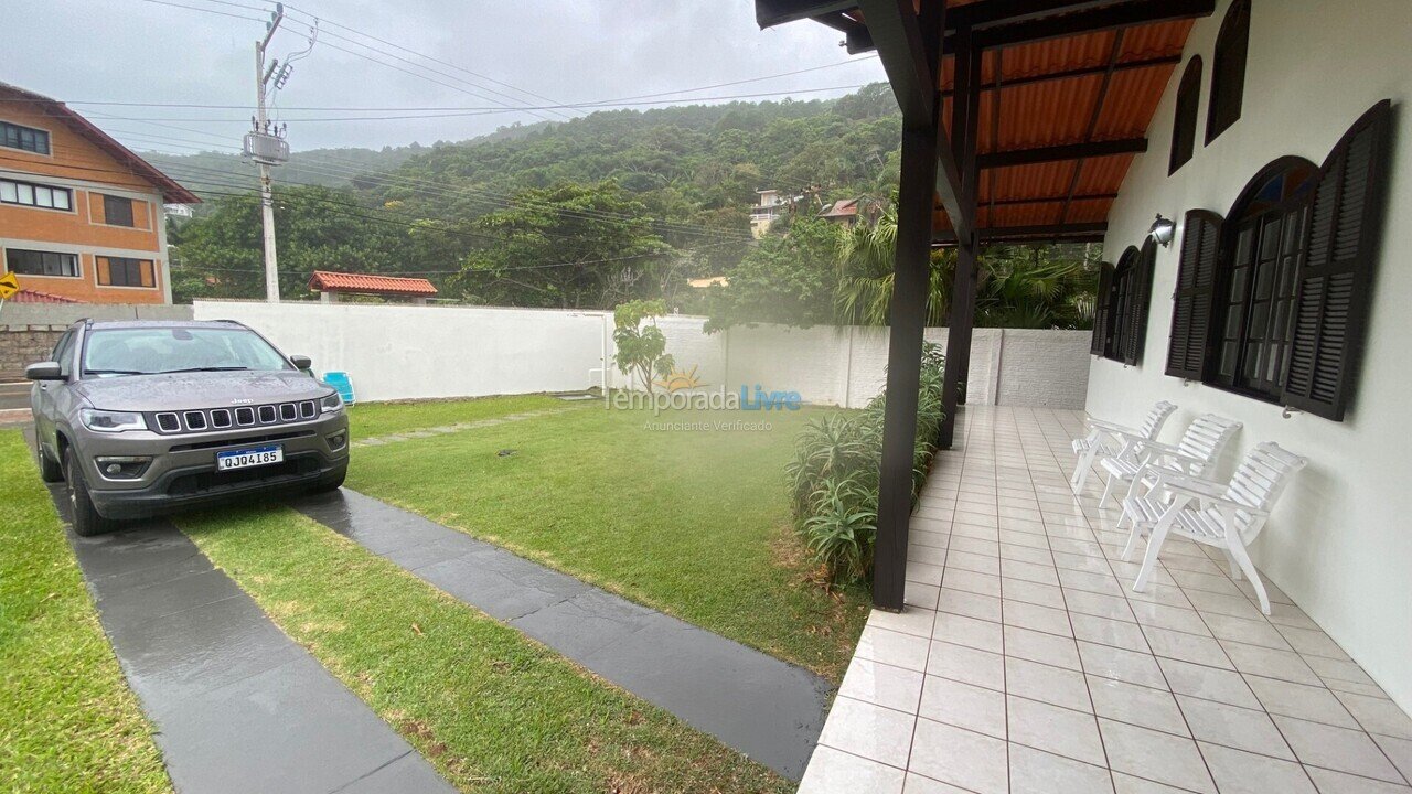 Casa para aluguel de temporada em Florianópolis (Lagoinha)