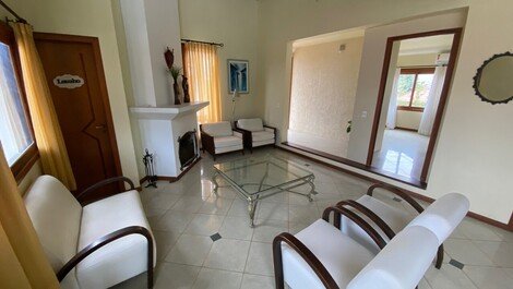 Wonderful house with pool 50 meters from the beach for 18 people