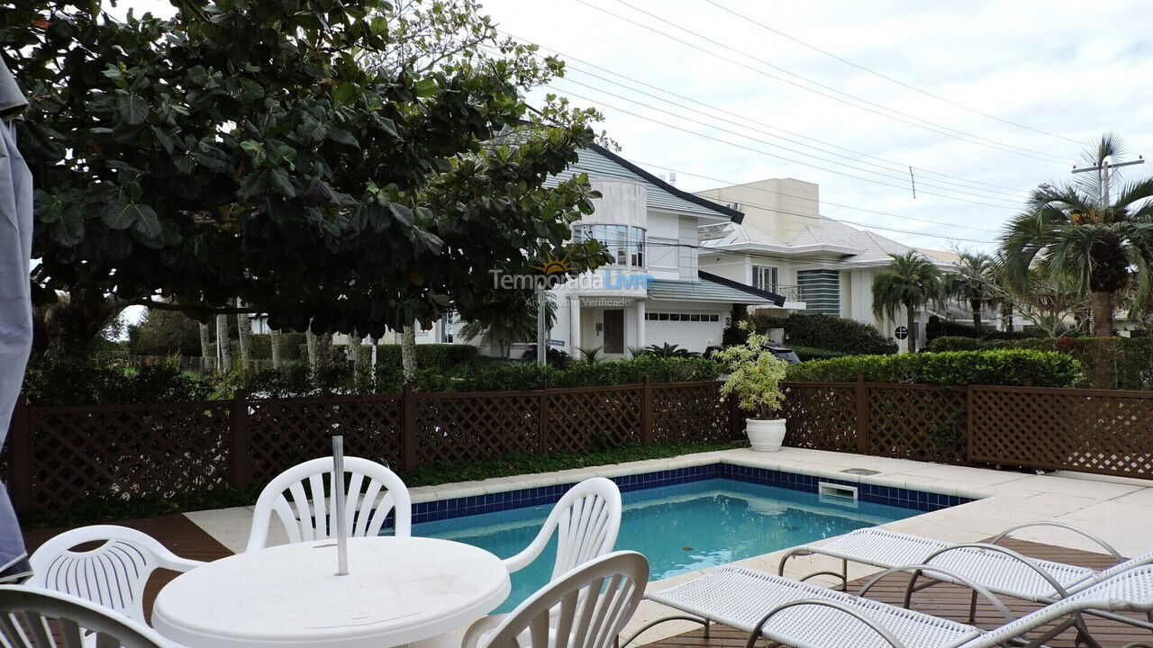 Casa para aluguel de temporada em Florianopolis (Jurerê Internacional)