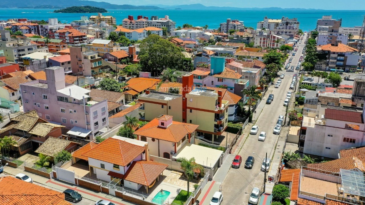 Casa para aluguel de temporada em Florianopolis (Canasvieiras)