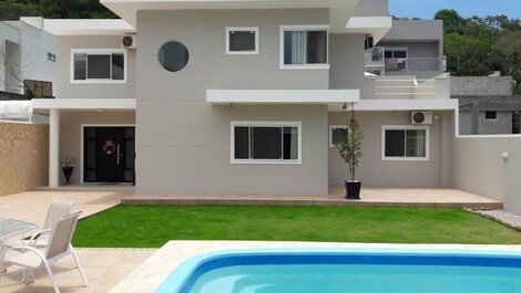 Hermosa casa con piscina en Canasvieiras