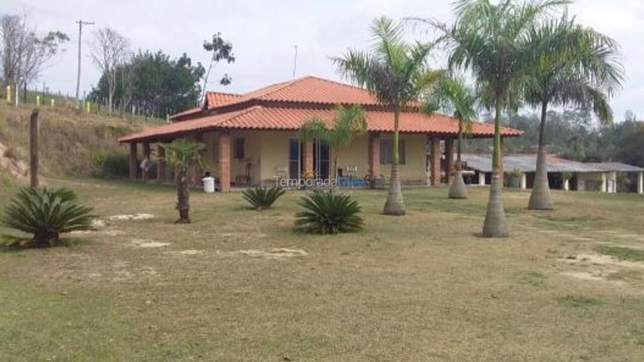 Ranch for vacation rental in Guararema (Bairro Lambari)