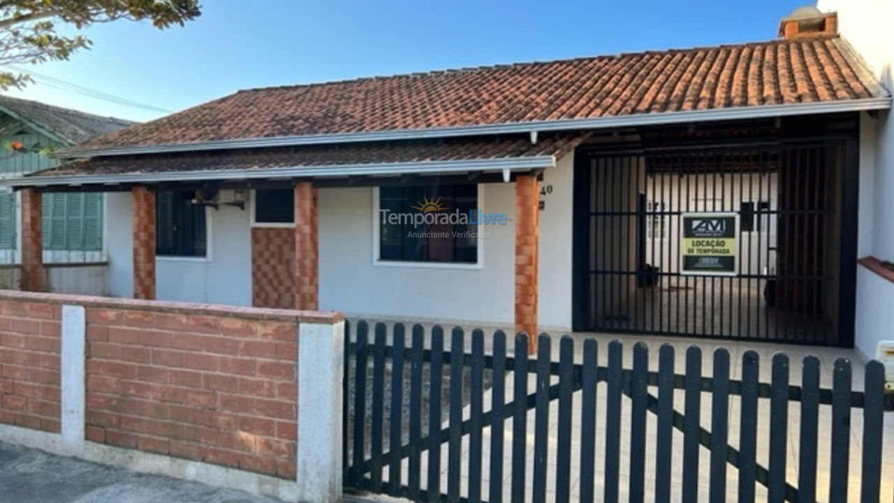 Casa para aluguel de temporada em São Francisco do Sul (Prainha)